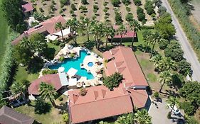 Grenadine Lodge